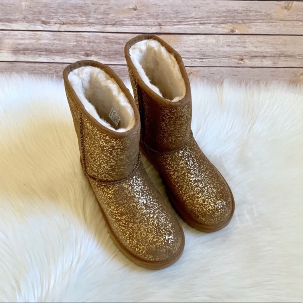 UGG Classic Short II Foil Glam Boots - Picture 5 of 7